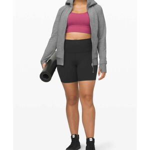 Lululemon Align Short *6"
Black (Second Release) Sz 6
